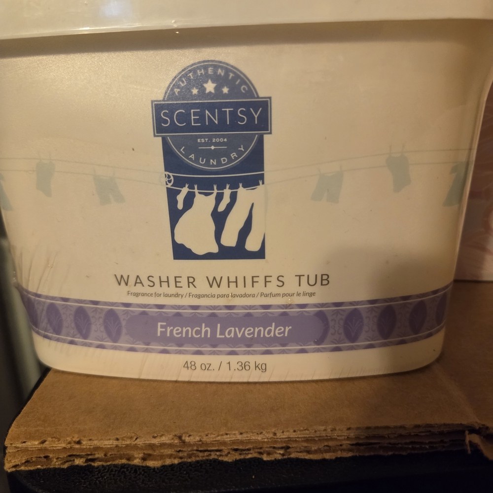 Scentsy French Lavender Washer Whiffs Tub - White and Purple